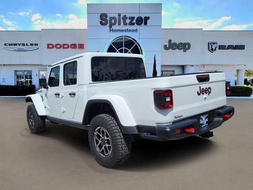 Bright White Clearcoat 2026 Jeep Gladiator Rubicon