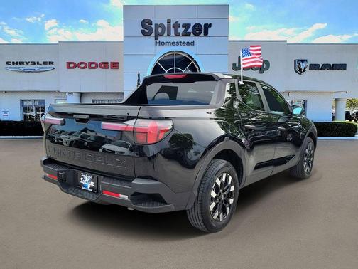 Phantom Black 2025 Hyundai SANTA CRUZ SE
