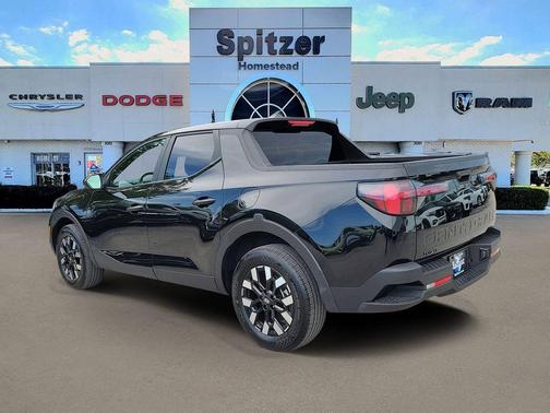 Phantom Black 2025 Hyundai SANTA CRUZ SE