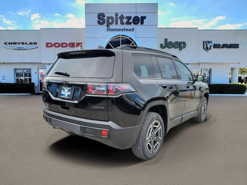 Diamond Black 2026 Jeep Cherokee LAREDO/LIMITED