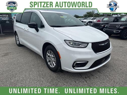 2026 Chrysler Pacifica Select