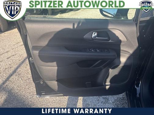 2026 Chrysler Voyager LX