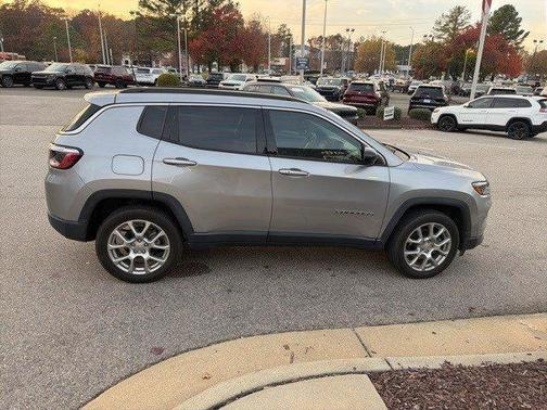 2022 Jeep Compass Latitude Lux