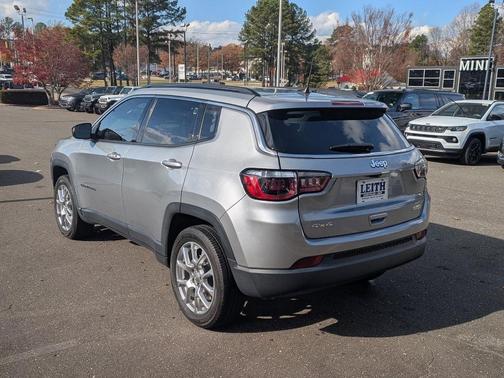 2022 Jeep Compass Latitude Lux