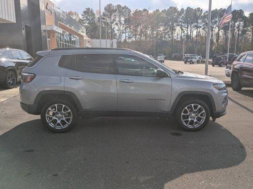 2022 Jeep Compass Latitude Lux