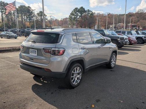 2022 Jeep Compass Latitude Lux