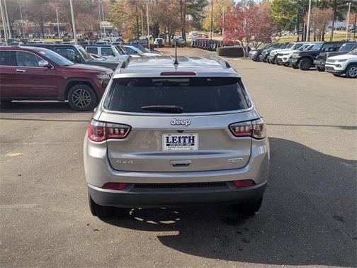 2022 Jeep Compass Latitude Lux