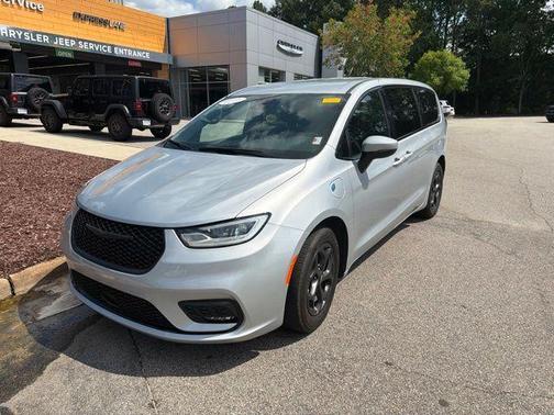 Silver Mist Clearcoat 2023 Chrysler Pacifica Hybrid Touring L