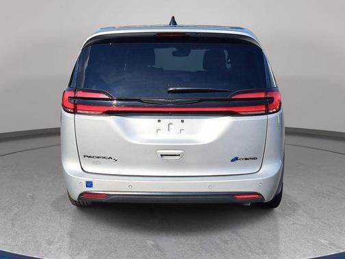 Silver Mist Clearcoat 2023 Chrysler Pacifica Hybrid Touring L