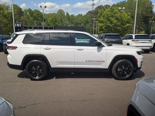 2025 Jeep Grand Cherokee L Laredo