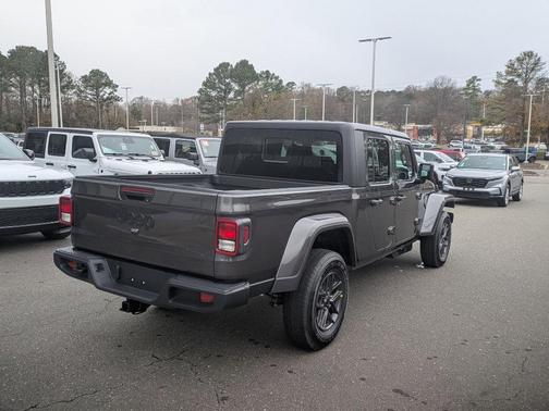 2026 Jeep Gladiator Sport