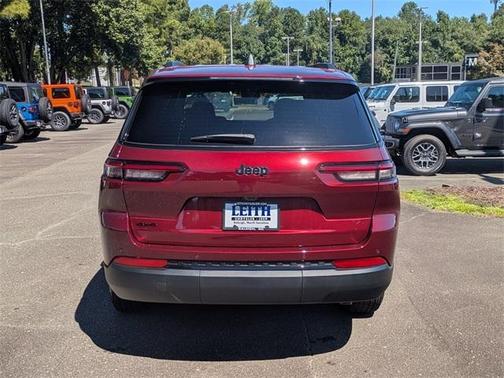 2025 Jeep Grand Cherokee L Laredo