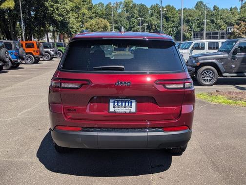 2025 Jeep Grand Cherokee L Laredo