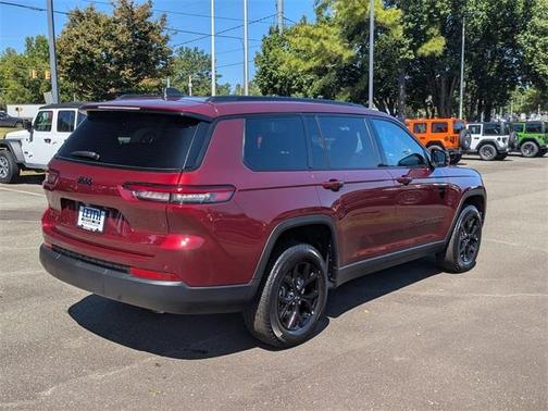2025 Jeep Grand Cherokee L Laredo
