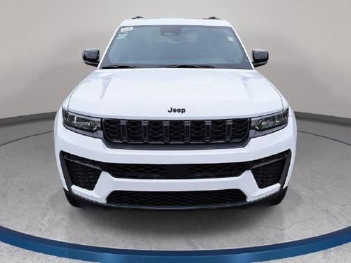 Bright White 2027 Jeep Grand Cherokee Laredo