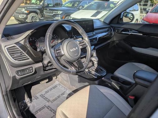 2022 Kia Seltos EX
