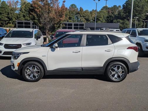 2022 Kia Seltos EX