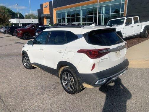2022 Kia Seltos EX