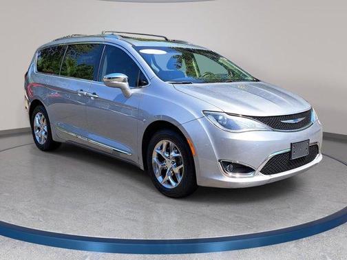 Billet Silver Metallic Clearcoat 2018 Chrysler Pacifica Limited