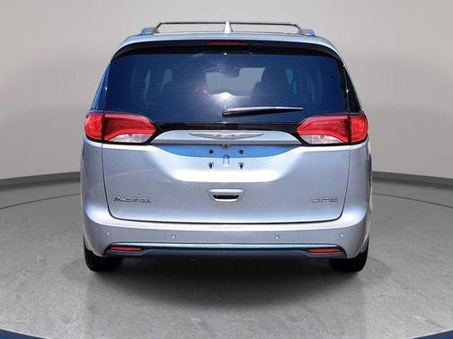 Billet Silver Metallic Clearcoat 2018 Chrysler Pacifica Limited