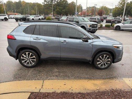 2025 Toyota Corolla Cross XLE