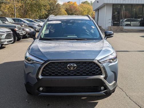 2025 Toyota Corolla Cross XLE