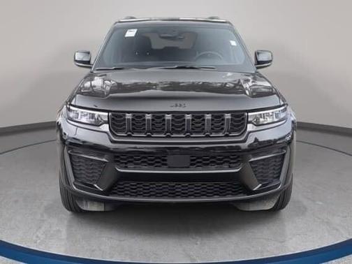 Diamond Black 2026 Jeep Grand Cherokee Laredo