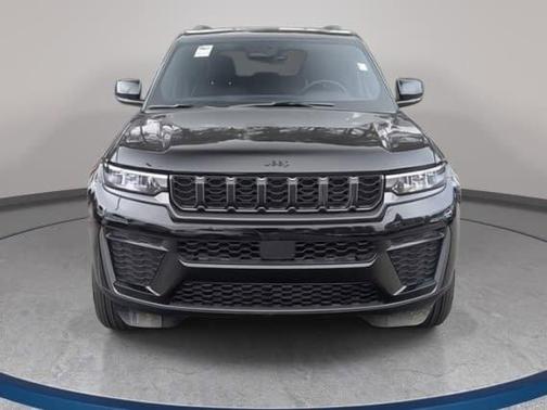Diamond Black 2026 Jeep Grand Cherokee Laredo
