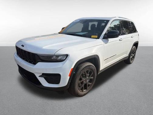 2025 Jeep Grand Cherokee Laredo