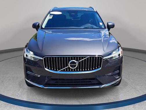 Gray 2023 Volvo XC60 B5 Ultimate Bright Theme