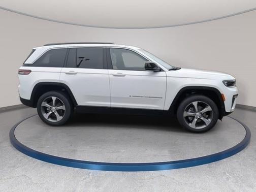 Bright White 2026 Jeep Grand Cherokee Limited 4x4