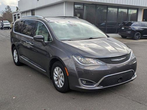 2018 Chrysler Pacifica Touring-L Plus