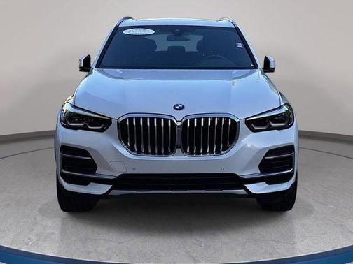 Mineral White Metallic 2023 BMW X5 sDrive40i
