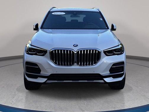 Mineral White Metallic 2023 BMW X5 sDrive40i