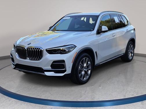 Mineral White Metallic 2023 BMW X5 sDrive40i