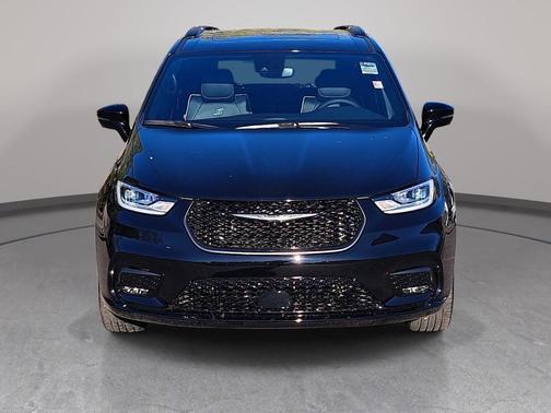 Diamond Black 2026 Chrysler Pacifica Limited