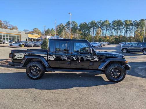 2025 Jeep Gladiator Sport