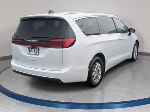 Bright White 2026 Chrysler Pacifica Select