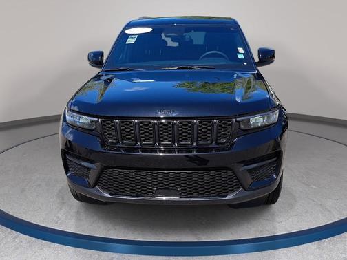 Diamond Black 2024 Jeep Grand Cherokee Laredo