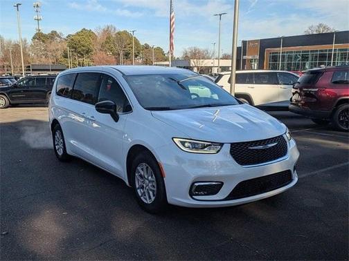 2026 Chrysler Pacifica Select