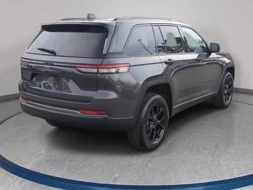 Baltic Gray 2026 Jeep Grand Cherokee Laredo