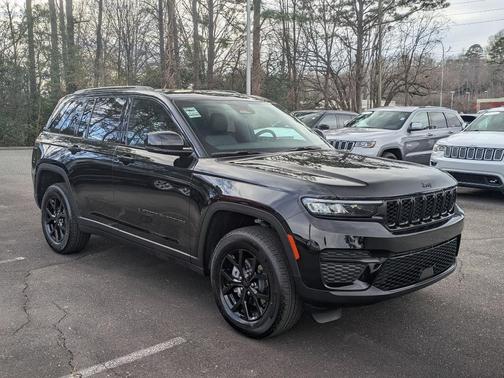 2025 Jeep Grand Cherokee Laredo