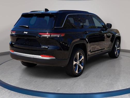 Diamond Black 2026 Jeep Grand Cherokee Limited 4x4