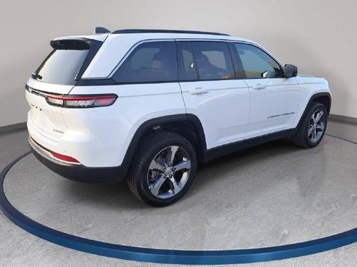 Bright White 2026 Jeep Grand Cherokee Limited 4x4