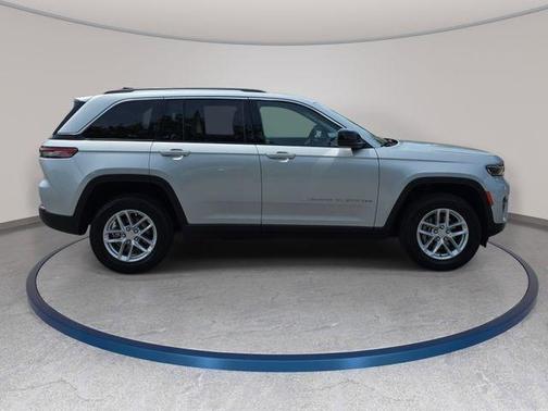 Silver Zynith 2023 Jeep Grand Cherokee Laredo X