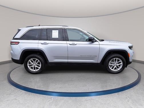 Silver Zynith 2023 Jeep Grand Cherokee Laredo X