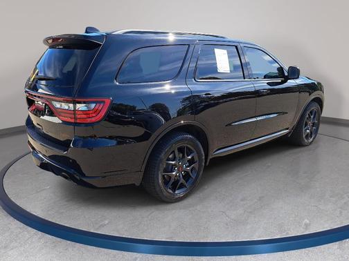DB Black Clearcoat 2026 Dodge Durango GT Plus HEMI V8