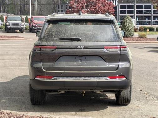 2025 Jeep Grand Cherokee Laredo