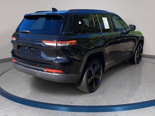 Diamond Black 2022 Jeep Grand Cherokee Altitude