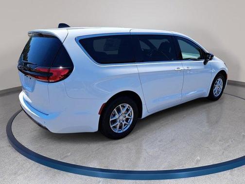 Bright White 2027 Chrysler Pacifica SELECT